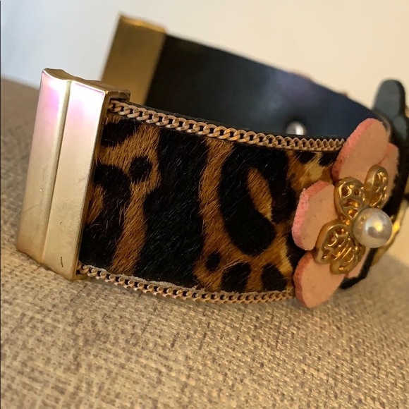 🐆 Mohair Bracelet with Faux Pearl Accents - Picture 6 of 8